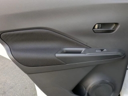 Nissan Kicks Play S FWD 2025