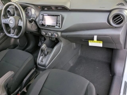 Nissan Kicks Play S FWD 2025