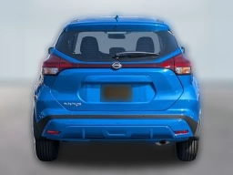 Nissan Kicks Play S FWD 2025