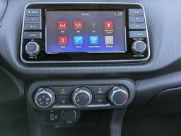 Nissan Kicks Play S FWD 2025