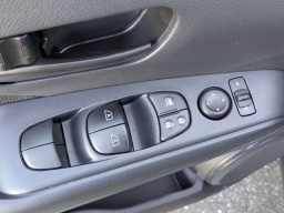 Nissan Kicks Play S FWD 2025