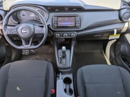 Nissan Kicks Play S FWD 2025