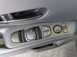 Nissan Kicks Play S FWD 2025