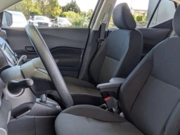 Nissan Kicks Play S FWD 2025