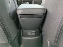 Nissan Kicks Play S FWD 2025