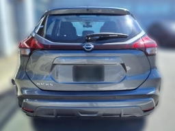Nissan Kicks Play S FWD 2025