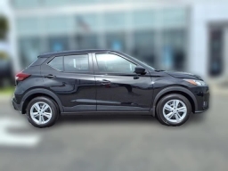 Nissan Kicks Play S FWD 2025