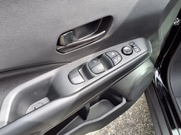 Nissan Kicks Play S FWD 2025