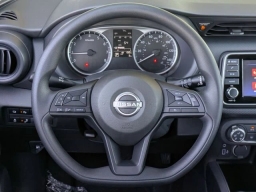 Nissan Kicks Play S FWD 2025