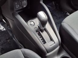 Nissan Kicks Play S FWD 2025