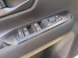 Nissan Kicks S AWD 2026