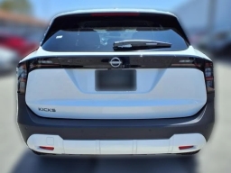 Nissan Kicks SV AWD 2025