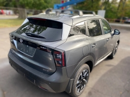 Nissan Kicks SV AWD 2026