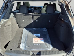 Nissan Kicks SV AWD 2026