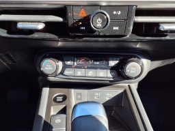 Nissan Kicks SV AWD 2026