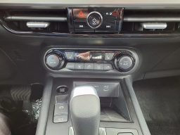 Nissan Kicks SV AWD 2026