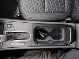 Nissan Kicks SV AWD 2026