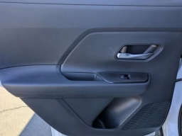 Nissan Kicks SV FWD 2026