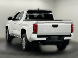 Toyota Tacoma 2WD SR5 Double Cab 5' Bed AT (Natl) 2026