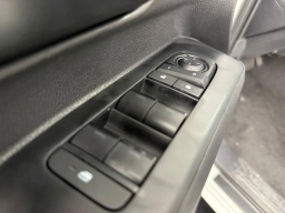 Toyota Tacoma 2WD SR5 Double Cab 5' Bed AT (Natl) 2026