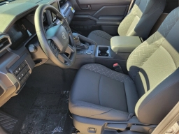 Toyota Tacoma 2WD SR5 Double Cab 6' Bed AT (Natl) 2026