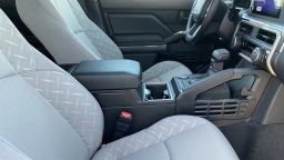 Toyota Tacoma 2WD SR5 Double Cab 6' Bed AT (Natl) 2026