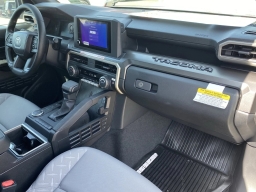 Toyota Tacoma 2WD SR5 Double Cab 6' Bed AT (Natl) 2026