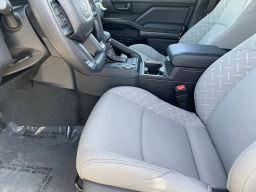 Toyota Tacoma 2WD SR5 Double Cab 6' Bed AT (Natl) 2026