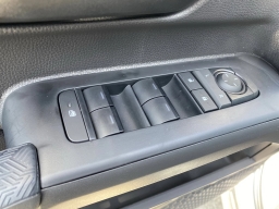 Toyota Tacoma 2WD SR5 Double Cab 6' Bed AT (Natl) 2026