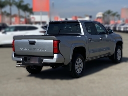 Toyota Tacoma 2WD SR5 Double Cab 6' Bed AT (Natl) 2026