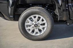 Toyota Tacoma 2WD SR5 Double Cab 5' Bed AT (Natl) 2026