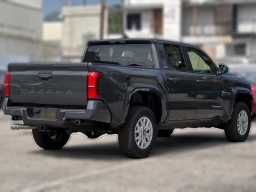 Toyota Tacoma 2WD SR5 Double Cab 5' Bed AT (Natl) 2026