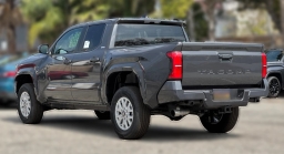 Toyota Tacoma 2WD SR5 Double Cab 5' Bed AT (Natl) 2026