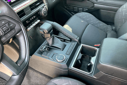 Toyota Tacoma 2WD SR5 Double Cab 6' Bed AT (Natl) 2025