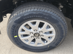 Toyota Tacoma 2WD SR5 Double Cab 5' Bed AT (Natl) 2026