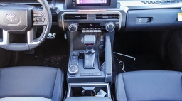 Toyota Tacoma 2WD TRD Sport Double Cab 5' Bed AT (Natl) 2026