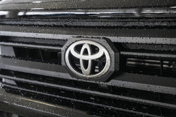 Toyota Tacoma 2WD SR5 Double Cab 5' Bed AT (Natl) 2026