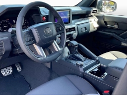 Toyota Tacoma 2WD SR5 Double Cab 6' Bed AT (Natl) 2026