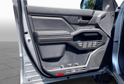 Toyota Tacoma 2WD SR5 Double Cab 6' Bed AT (Natl) 2026