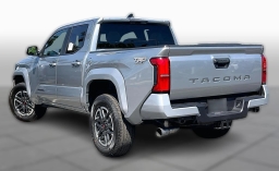 Toyota Tacoma 2WD SR5 Double Cab 6' Bed AT (Natl) 2026