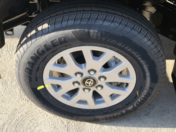 Toyota Tacoma 2WD SR5 Double Cab 5' Bed AT (Natl) 2026