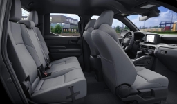 Toyota Tacoma 4WD SR5 Double Cab 5' Bed AT (Natl) 2026