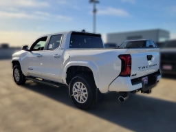 Toyota Tacoma 2WD SR5 Double Cab 6' Bed AT (Natl) 2026