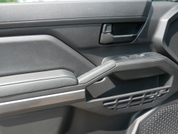 Toyota Tacoma 2WD SR5 XtraCab 6' Bed AT (Natl) 2025