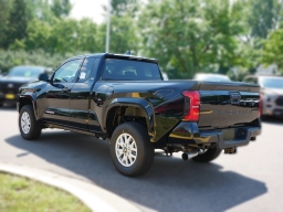 Toyota Tacoma 2WD SR5 XtraCab 6' Bed AT (Natl) 2025