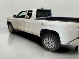 Toyota Tacoma 2WD SR5 XtraCab 6' Bed AT (Natl) 2026