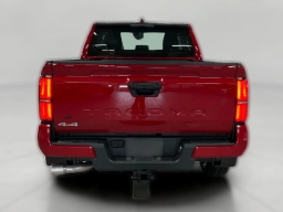 Toyota Tacoma 4WD SR5 Double Cab 5' Bed AT (Natl) 2026