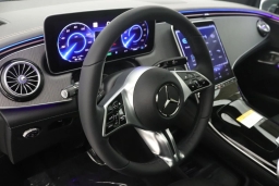 Mercedes-Benz EQE EQE 320 4MATIC SUV 2026