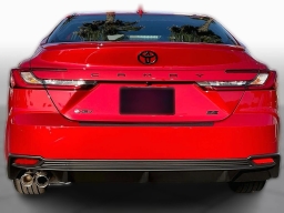 Toyota Camry SE (Natl) 2026