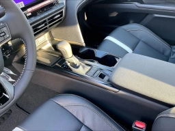 Toyota Camry SE (Natl) 2026